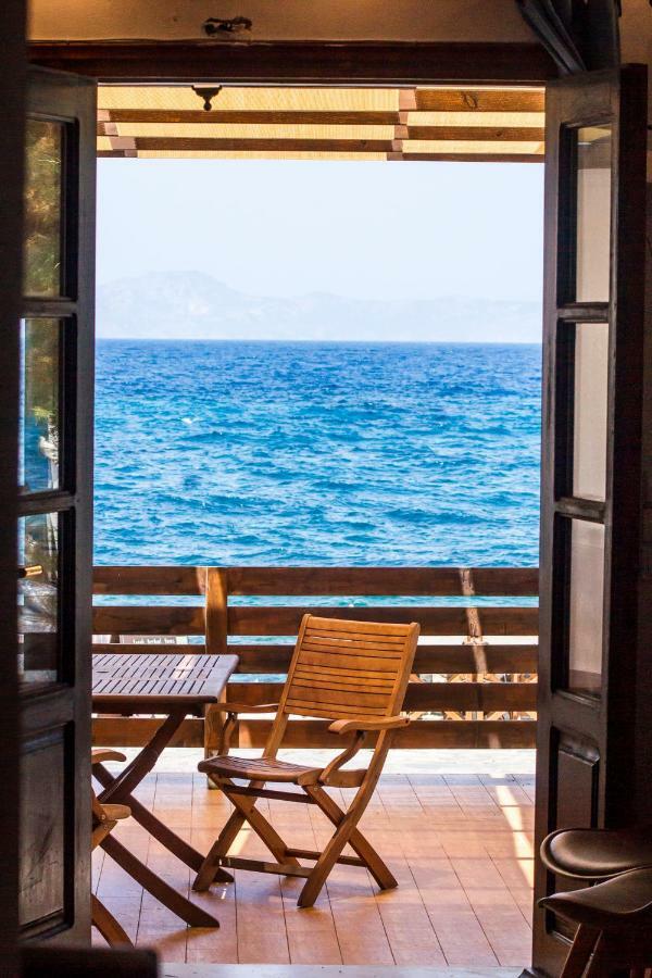 Nisyros White Wave *